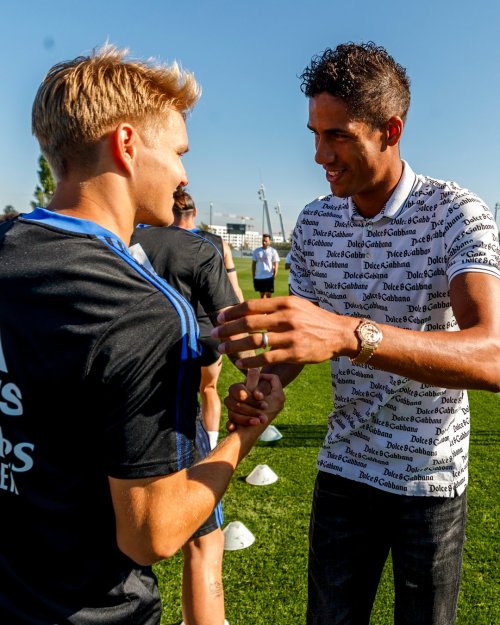 Raphael Varane se despidió de la plantilla | 30.07.2021Varane says goodbye to the squad.