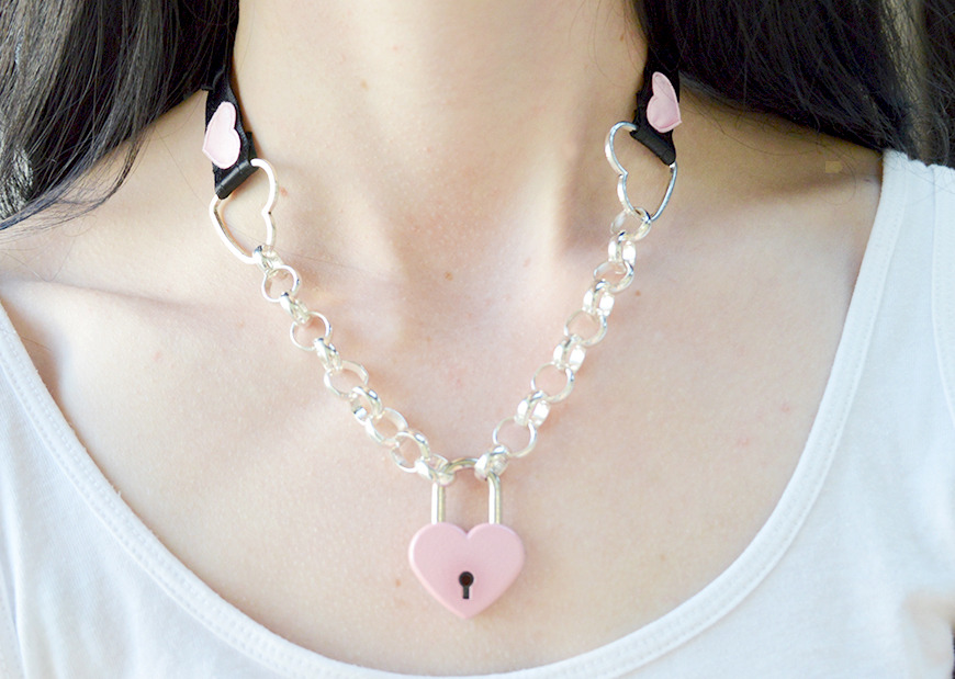 littlepinkkittenshop:♡ Lockable Chain Heart Collar from LittlePinkKitten ♡  I