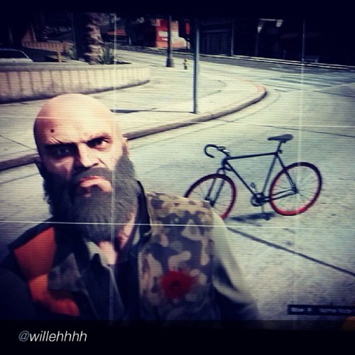 fixiegirls:  by @willehhhh “Selfie with me & my fixie. #gta5 #fixie”