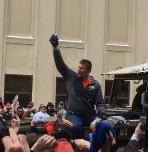 edelmenkowski:  GRONK LIKE SUPERBOWL VICTORY.VICTORY MEANS SUPERBOWL PARADE.
