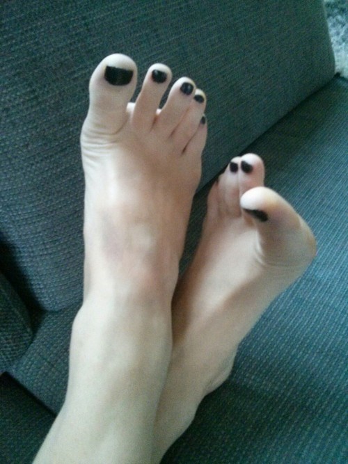 itsallaboutthetoes:  duca-swe:  Wife relaxing on the couch!  It’s all about the TOES.