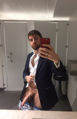 canaryfag:  what a beautifull domfucker. i would bend over anytime, anytime and do all He wants to get His cum inside my holes. 