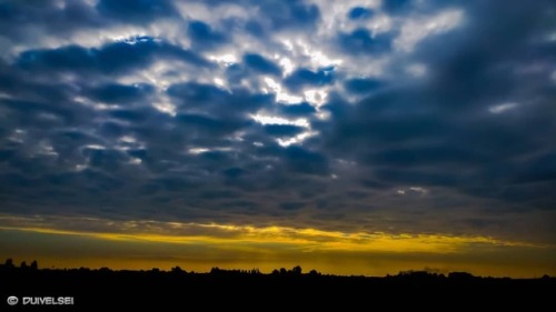 ‘Autumn Evening’ #Sunset #CoucheSoleil #Autumn #Automne #Sky #Skyline #Skyporn #Clouds #