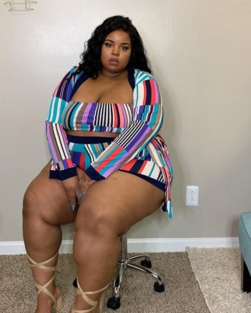 voluptuouscafe:Todays hottie. It’s not about the perfect shape, your shape is perfect for you. #bbw 