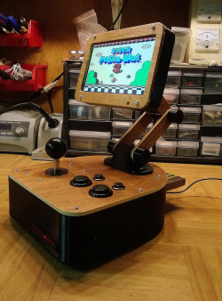 it8bit:  Custom “NESPoise” Console 