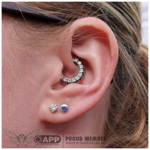 Got to upgrade this clients healed daith that I did with an Aphrodite clicker from @industrialstreng