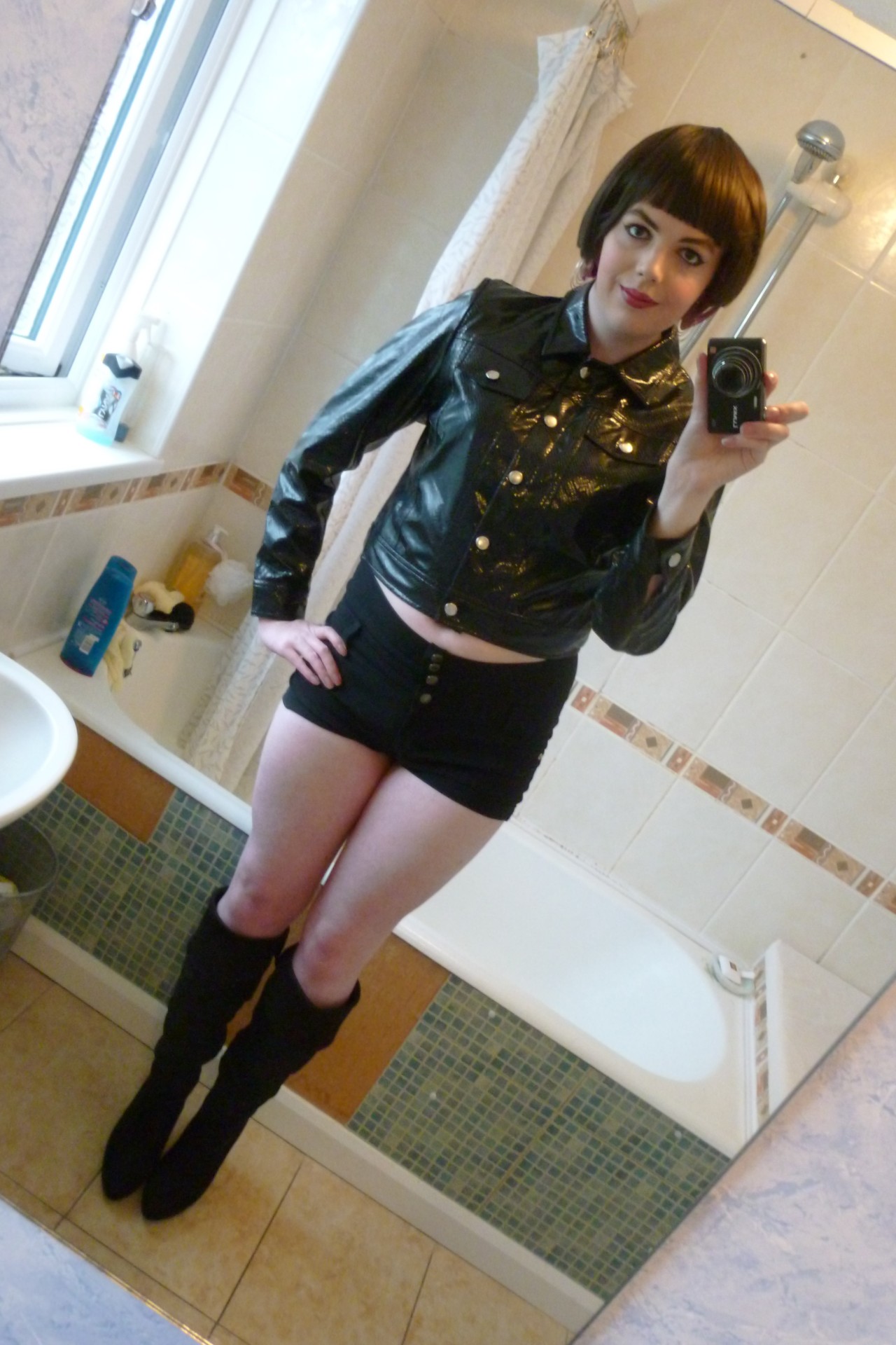 lucy-cd:  PicturesLove this new leather jacket, abolutely gorgeous! &lt;3  Going