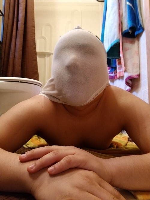 thekinkyslave: Tighty whities and tube sock?! Now I’m just asking for them. Every nerd knows tighty 