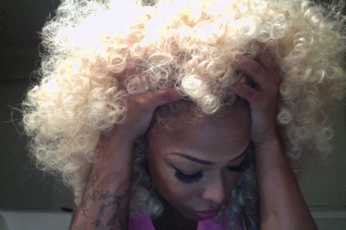shez-a-bitch:  NICE HAIR!! 