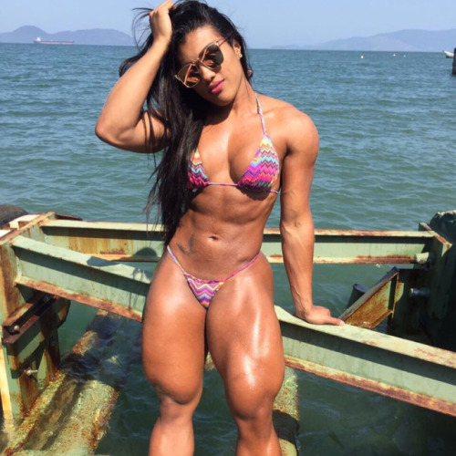 musculargoddesses:Alessandra Alvez