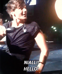 niallyonce-blog:  Louis being thrilled that