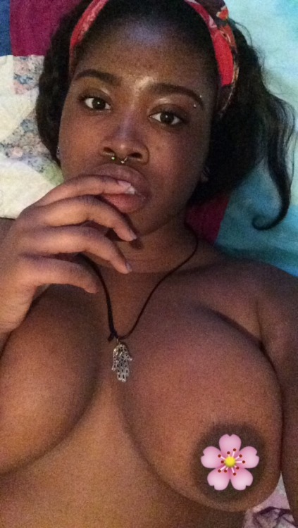 ebonywankbank:  princess–jae:  bbygirl🌸💫🌸  princess–jae
