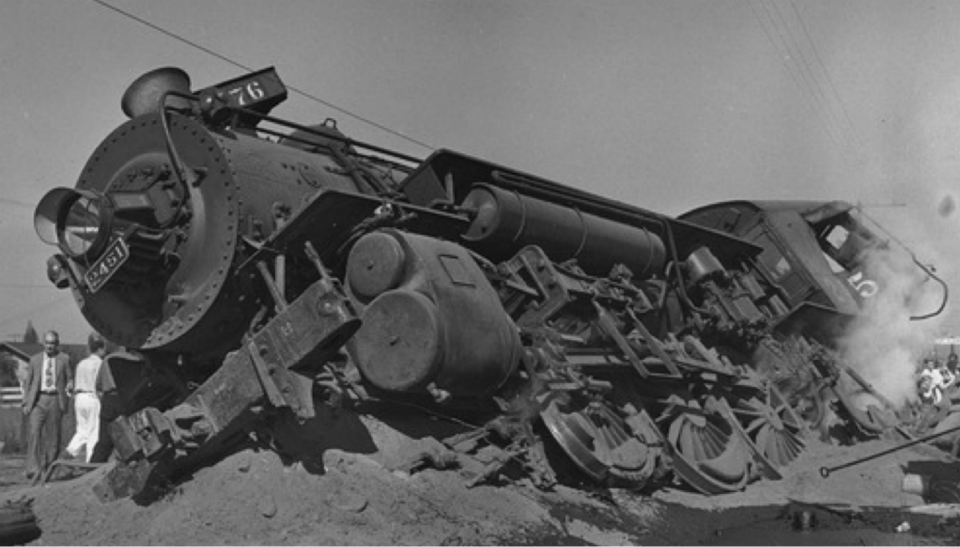 pacificcoastrailroads:  The Derailment of SP MT-4 Class 4355, and P-6 Class 2451