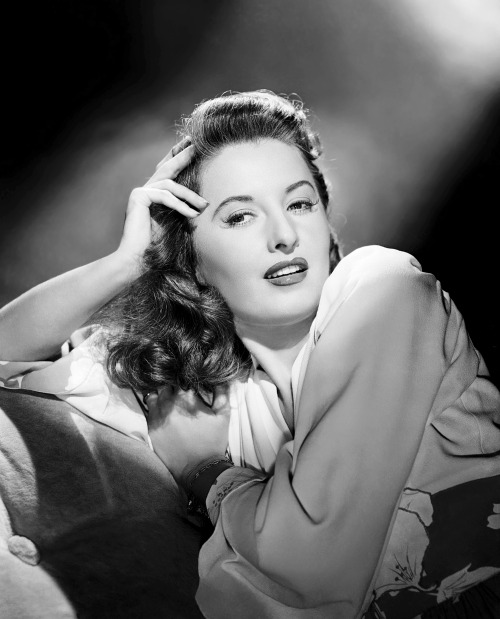 wehadfacesthen: Barbara Stanwyck, c.1942