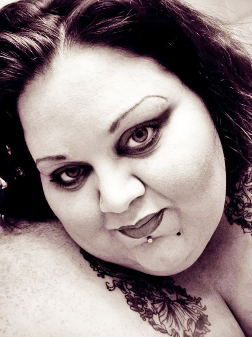 bbwsunshine:brssbbw:one of my favorite photos of me.