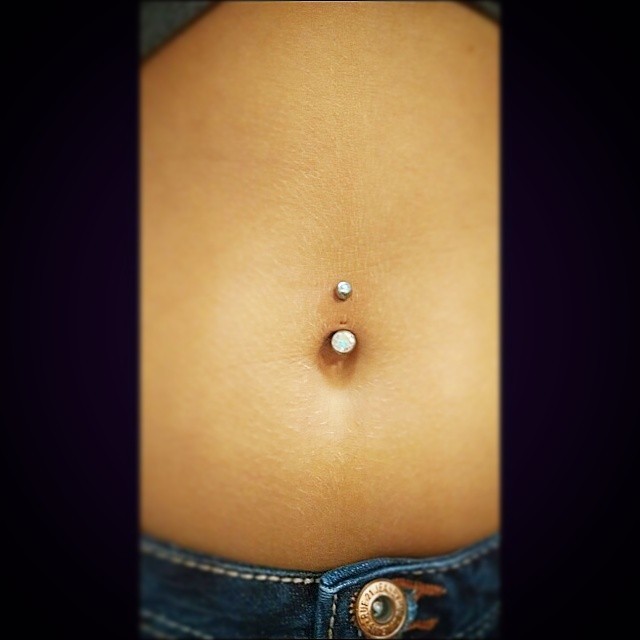 Navel piercing #navel #piercings #bellybutton #gem #instapierce #piercer #instalike