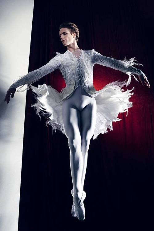 sexymaledancer:Dancer: Chris Rodgers-WilsonPhoto by Paul Scala