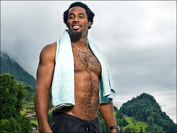 creamgetdamoney2:  Dhani Jones*NEW* Blog. Follow me: http://creamgetdamoney2.tumblr.com/