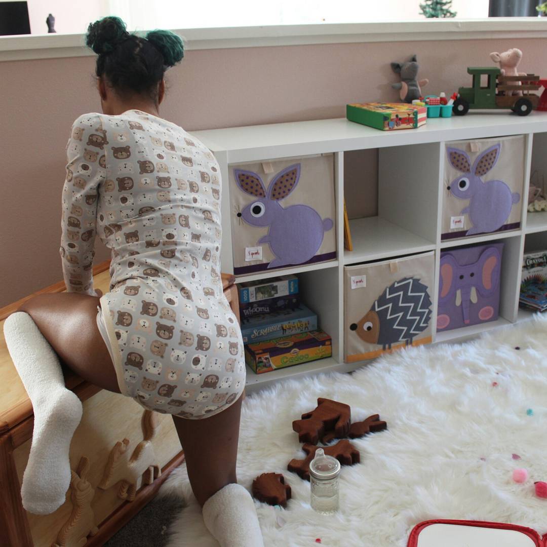 sunnywittledays: The type of little girl to climb on the furniture and own it. Little