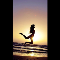 joyfully-inspired:  love this and follow get fit and sexy… http://ift.tt/1RbXIbF