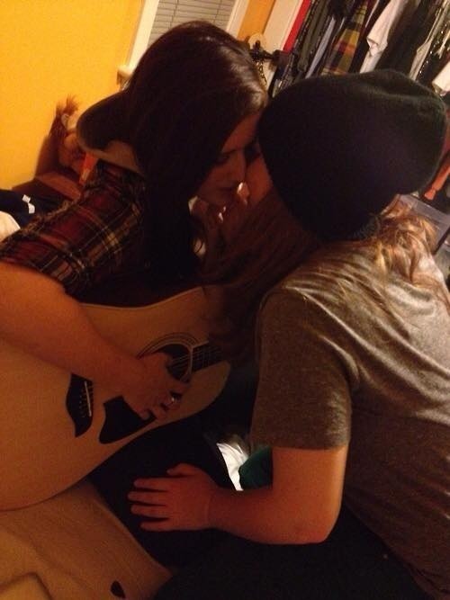 girlswithgirlsnq:     CLICK HERE to find your mate Or HERE to see more of them  