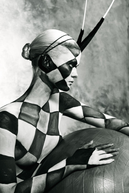 a-state-of-bliss:‘Harlequin’ - Jennifer Pugh by Elizaveta Porodina