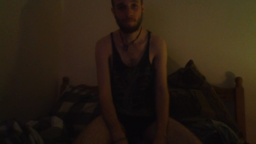 samuel-alexander:  I have a problem with my arms. They’re sticks.My legs kind of balance it out, someone even called them toned once. They wobble these days though… samuelvasnormandy this is the closest you may get to a return butt post.  