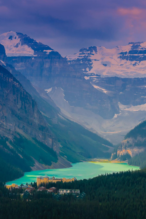 whatzyourfantazy:   Lake Louise   Rock Whitney  