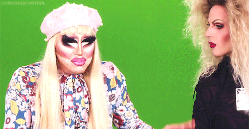 connyhascontrol: “Spit it out, Blanche!” “No, I wanna blow a bubble!”