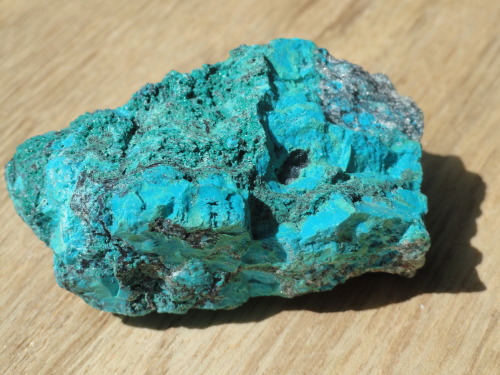 Chrysocolla (Cu,Al)2H2Si2O5(OH)4·nH2O - 09.ED.20 (Strunz)(from Atacama (1), Sagasca Mine (2), Palqui