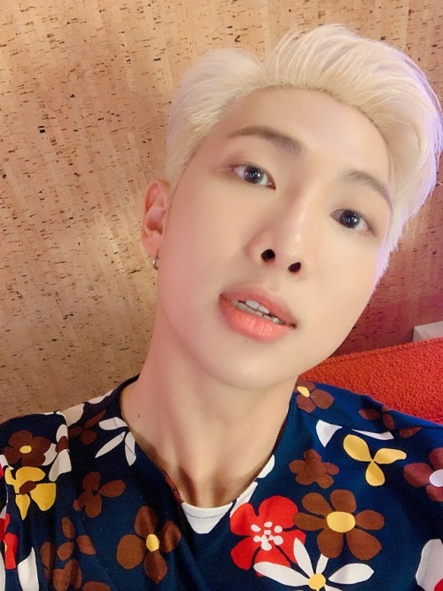 allforbts:190414 Namjoon’s Tweet 떨렸지만 재밌었어여 ~~~ !! I was nervous, but it was fun ~~~ !! Trans cr: 