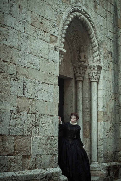 hoop-skirts-and-corsets:16th century Renaissance silk gown dressBy: TheSeamstressofRohanAvailab