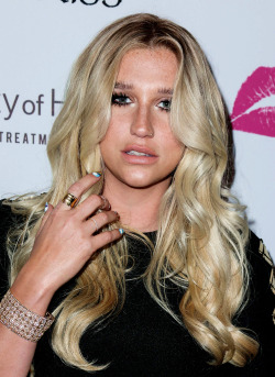 dailykesha:  Kesha at the Benefit Concert and Live Auction for Rhonda’s Kiss (11/03/15)