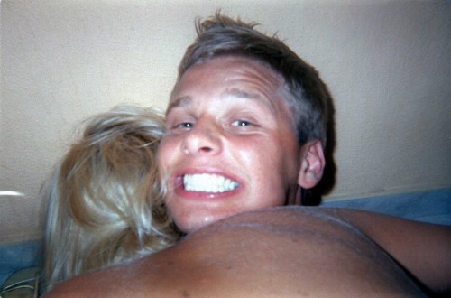 fuckyoustevepena: He’s NAKED! Check out Jeff Brazier. He is an English television presenter, r