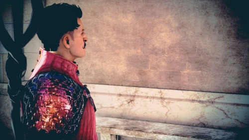 Dorian in red and pink. Crafted armor using default imperial vestment cotton and ice dragon bone, II