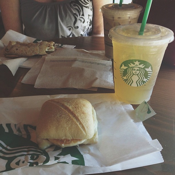 shywolfe:  My mom took me on a Starbucks date ♡
