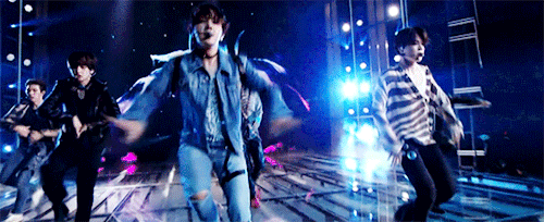 FAKE LOVE