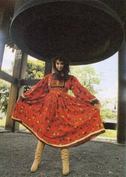 funky-monkey-boy:  Kate Bush in Japan, 1978