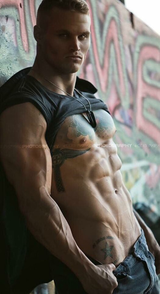 beautifulsexymens:  beautiful sexy men… over 20,000 followers thank you… 80,000