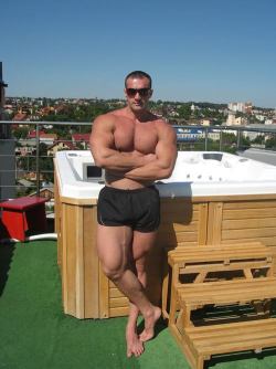 menloveshortshorts:  Hot Tub’n Shorts 