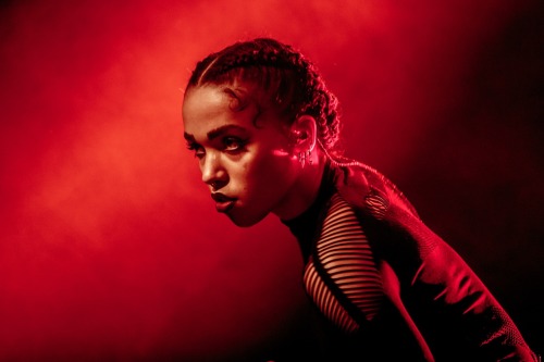 Sex sincelost:  FKA Twigs performing at Fabrique pictures