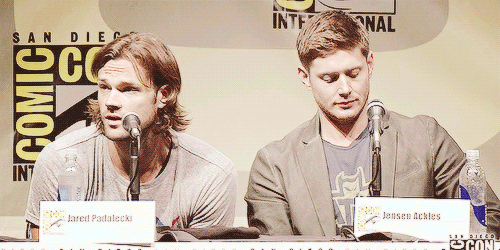 wellcometothedarkside:  (✿◠‿◠)