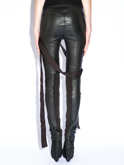 quillery:quick, someone give me $2500 so I can buy these pants