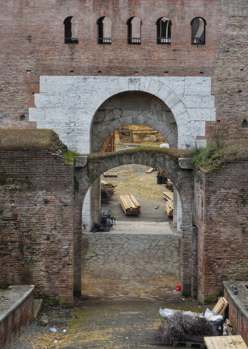 Porta San Giovanni, Muro Areliano, Roma, 2019.