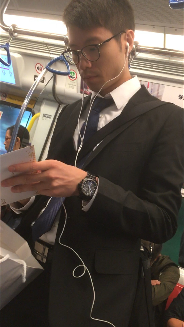 西裝、鞋襪、正裝