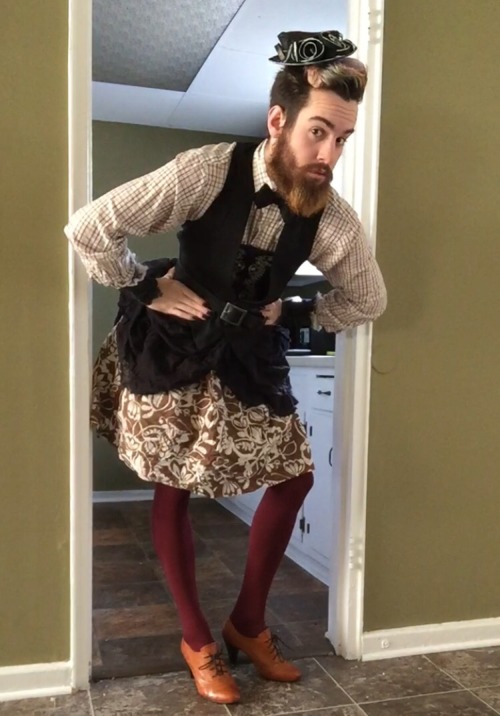 mundanemerman:How to dress steampunk I guessEDIT: hey I appreciate the love but as the notes grow on
