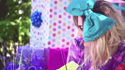 dragnifique:  Adore Delano - Party