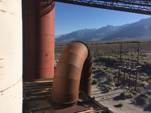 adventurous-watermelon:Abandoned Perlite Mine/Quarrt and processing plant, California. Perlite is a 