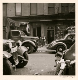 bigcheese327:  tytusjaneta: William WittGalishof Dairy Cafeteria-Lower East Side, N.Y.C. 1947  Check out the Guide 682c headlamps retrofit to the truck on the left. 