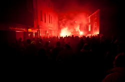 fuck-staat-lets-dance:  Die Stadt muss brennen!